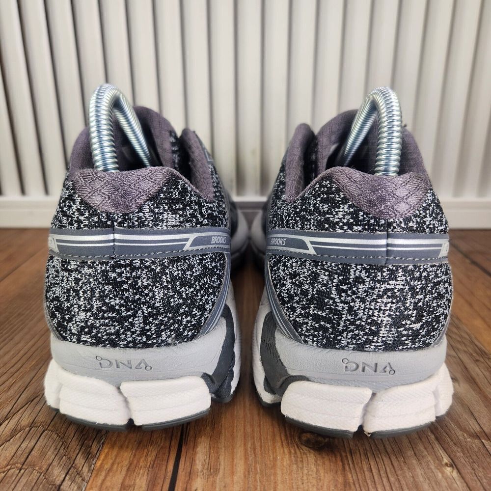 Brooks GTS 17 Women Sz 9.5 Gray Black Gym Low Shoes Sneakers Running 1202311B026 - Picture 4 of 10